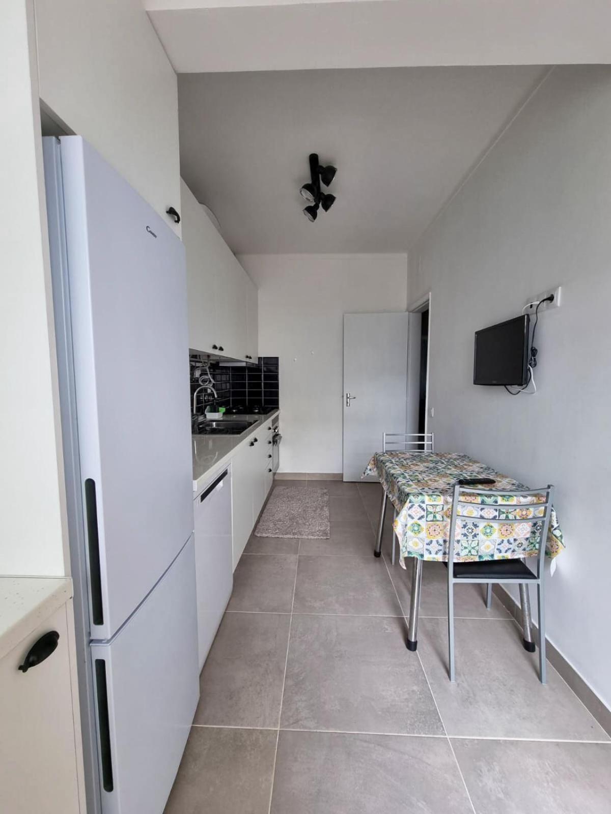 Lcf - 2 Bedroom With Private Bbq Garden Apartment