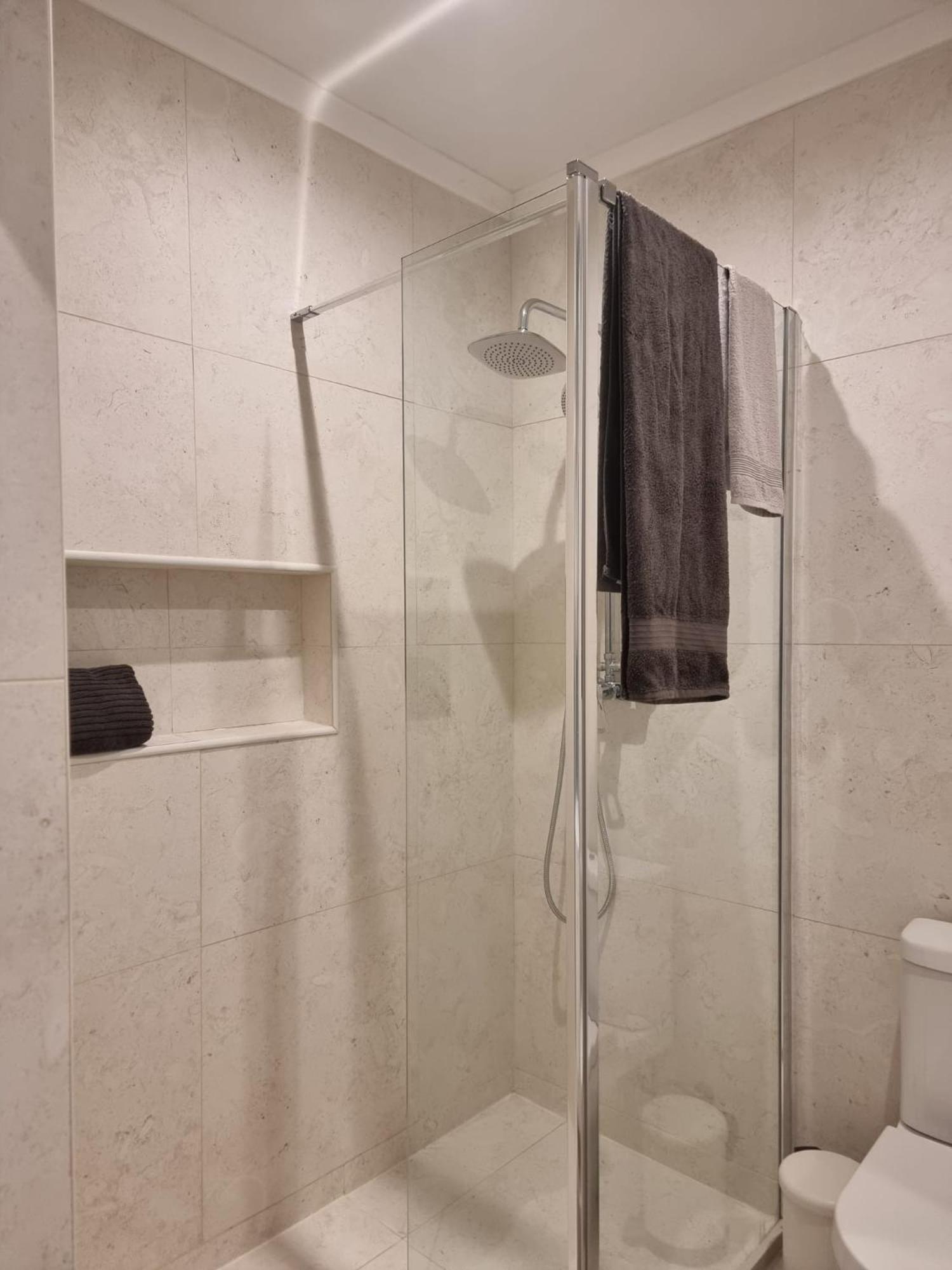 Lcf - 2 Bedroom With Private Bbq Garden Apartment